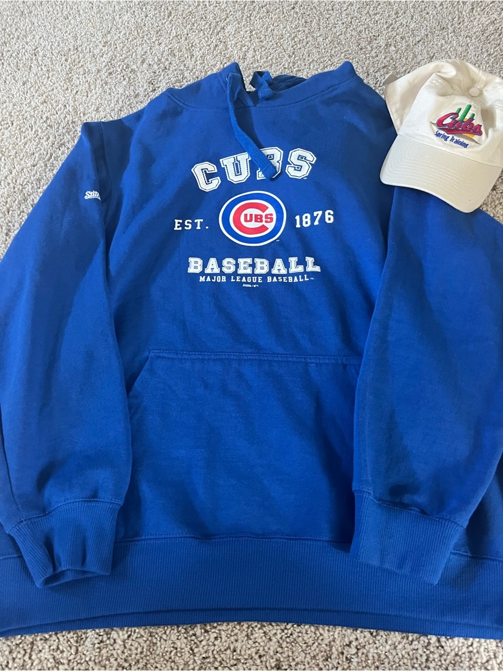 Chicago Cubs Hoodie Sweatshirt and Hat